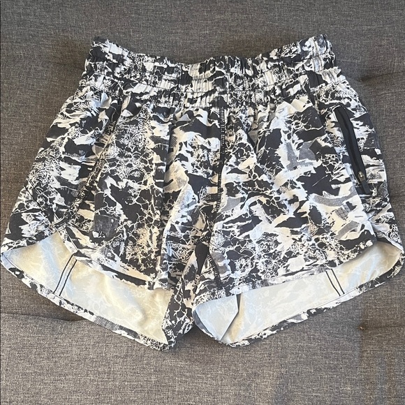 lululemon athletica Black and Gray Athletic Shorts size 6 - Picture 1 of 5